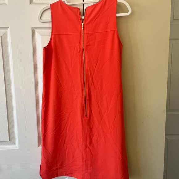 Loft, size 6, zip up back - Picture 2 of 4